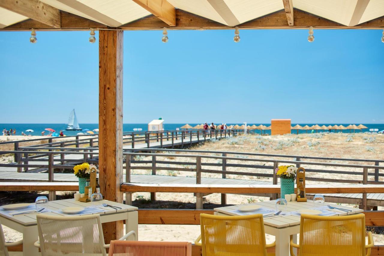 Vila Vita Parc Армасан-де-Пера Екстер'єр фото View of the beach from the restaurant